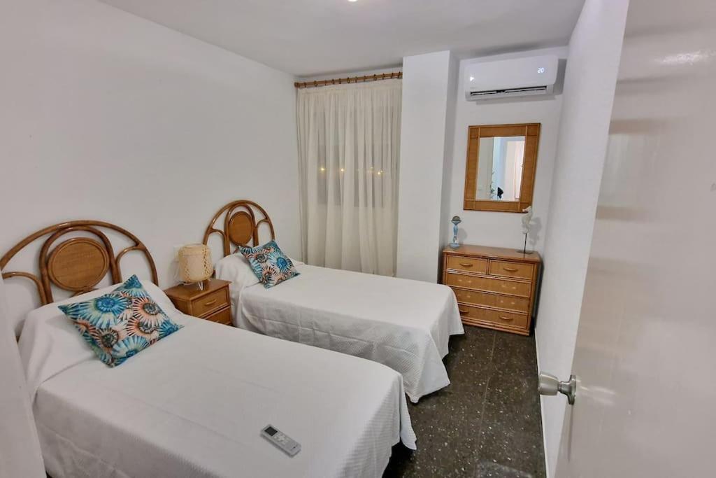 Apartamento Dos Habitaciones, Frente A La Playa, Benicàssim Exteriör bild